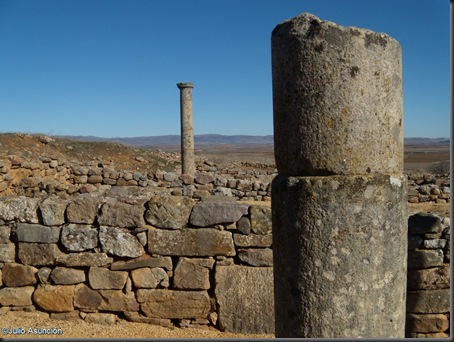 Numancia, guía arqueológica: 10.- CASA CON PATIO PORTICADO